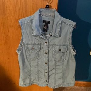 Liz Claiborne Sleeveless Jean Top
